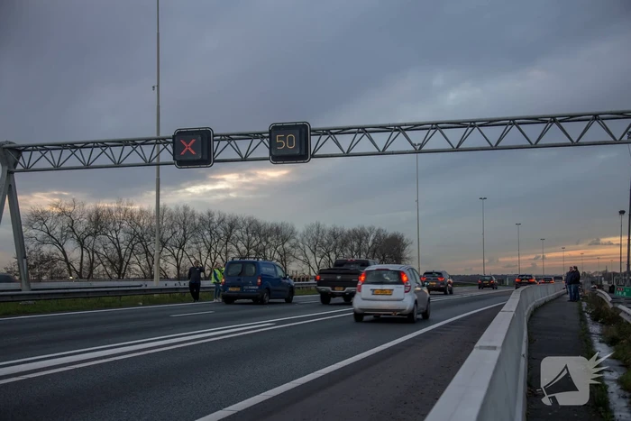 Bestelbus knalt op voorganger