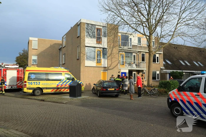 Bewoner en baby onwel bij vreemde lucht