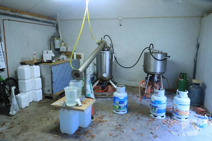 Drie verdachten aangehouden na vondst drugslab