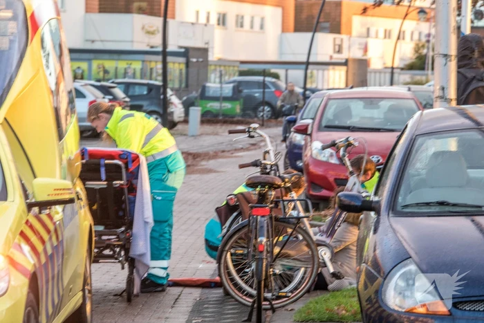 Fietsster gewond na botsing met andere fietser