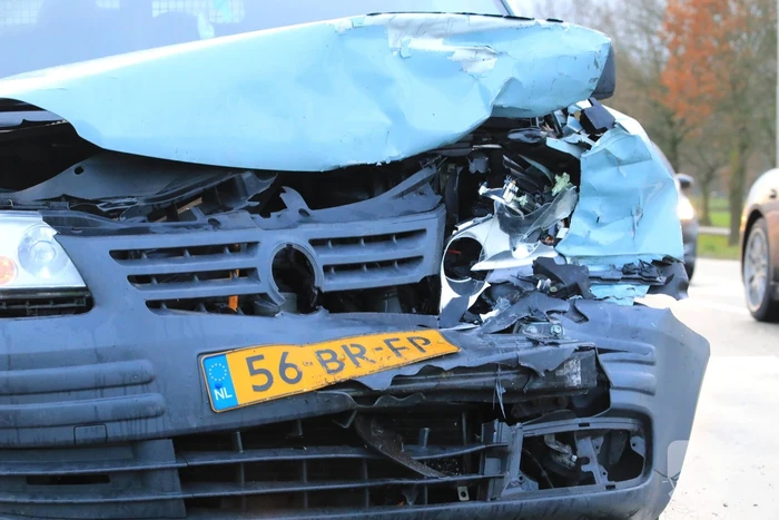 Flinke schade na kop-staartbotsing