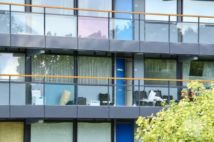Dode man in flatwoning aangetroffen