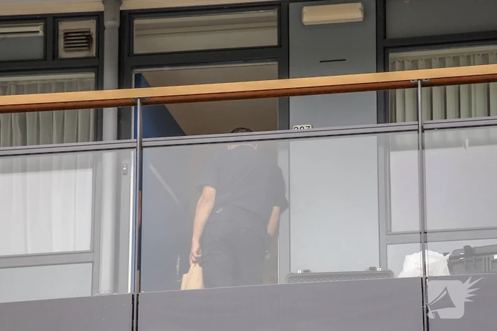 Dode man in flatwoning aangetroffen