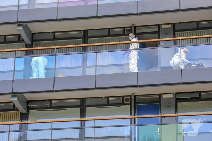Dode man in flatwoning aangetroffen