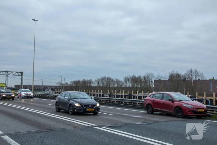 Drie voertuigen beschadigd bij kop-staartbotsing