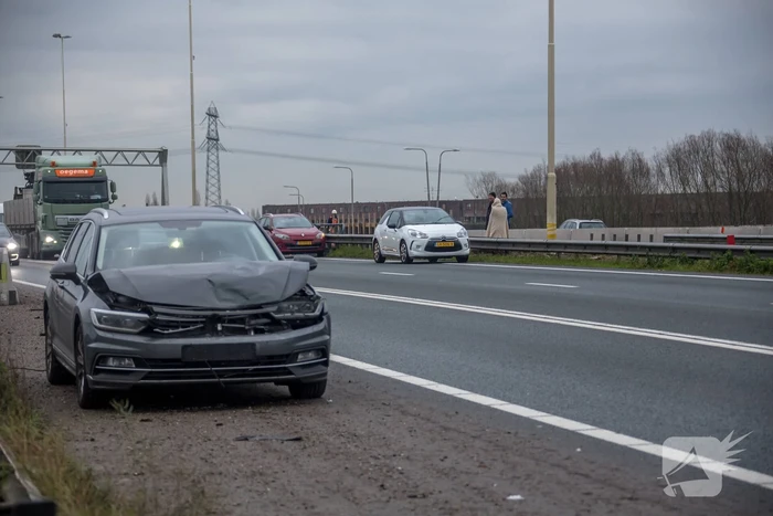 Drie voertuigen beschadigd bij kop-staartbotsing