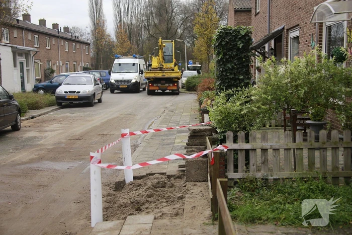 Straat afgezet door waterlekkage