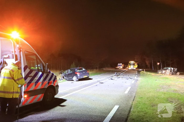 Enorme ravage na frontale aanrijding