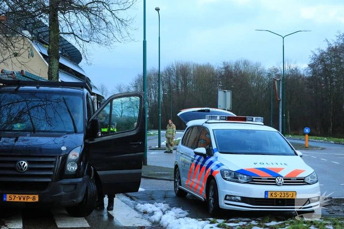 Brommerrijder aangereden door bestelbus