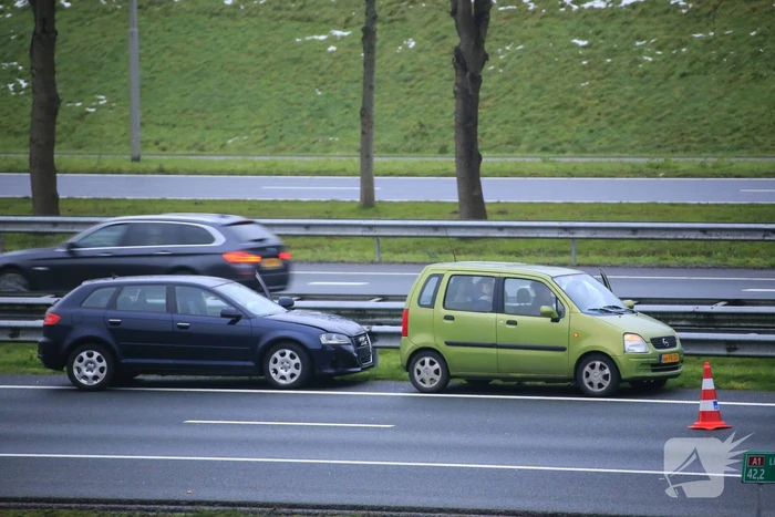 Rijstrook afgesloten na kop-staartbotsing