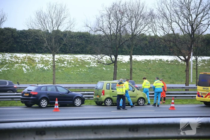 Rijstrook afgesloten na kop-staartbotsing