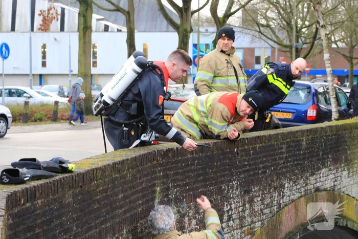 Duikers zoeken naar gedumpte sieraden na inbraak jonge (14) nep Kika-collectanten