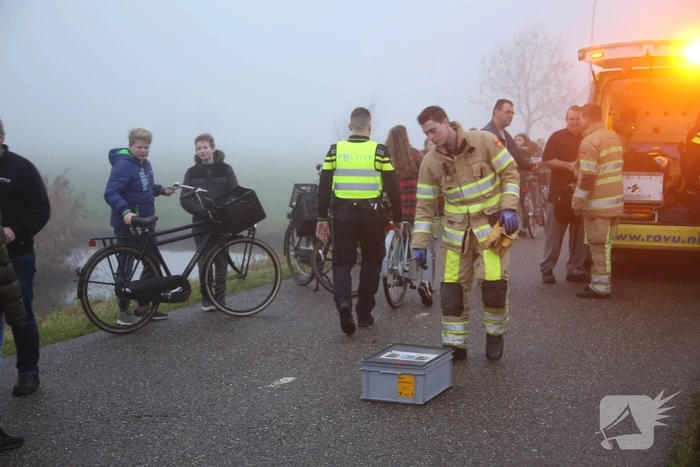 Jongen komt met voet vast te zitten tussen kettingkast en trapper