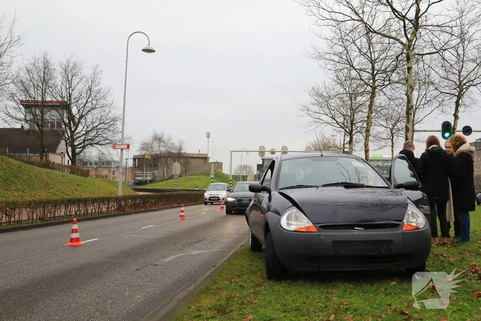 Vier voertuigen betrokken bij kop-staartbotsing