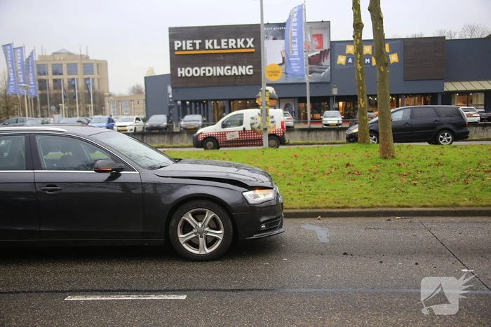 Vier voertuigen betrokken bij kop-staartbotsing