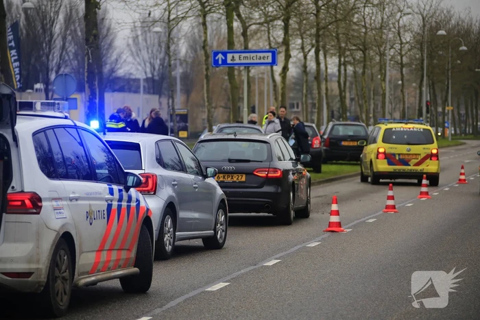 Vier voertuigen betrokken bij kop-staartbotsing