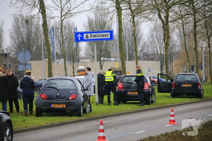 Vier voertuigen betrokken bij kop-staartbotsing