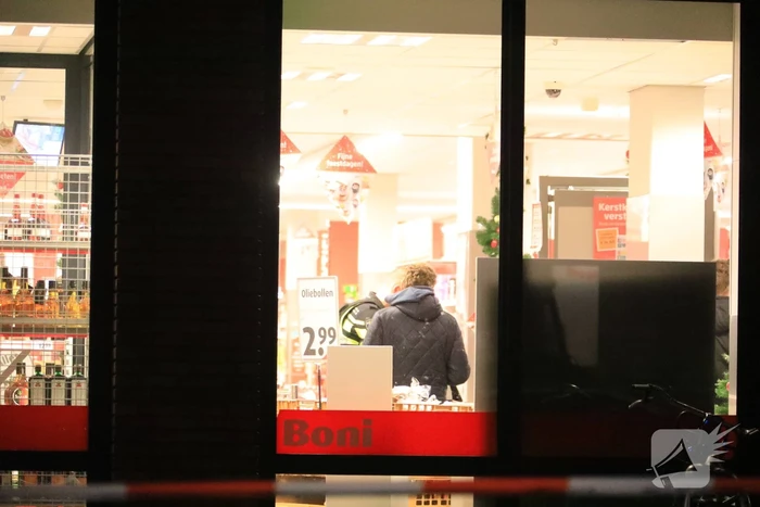 17-jarige kassamedewerker geslagen met wapen bij overval op Boni supermarkt