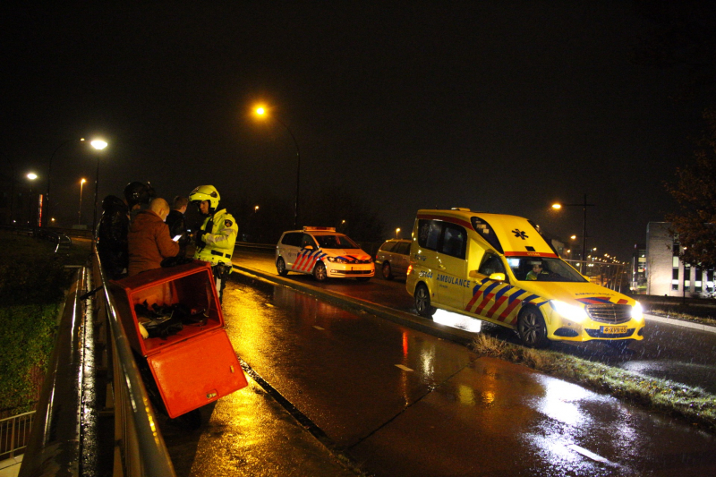 Maaltijdbezorger botst op wielrenner