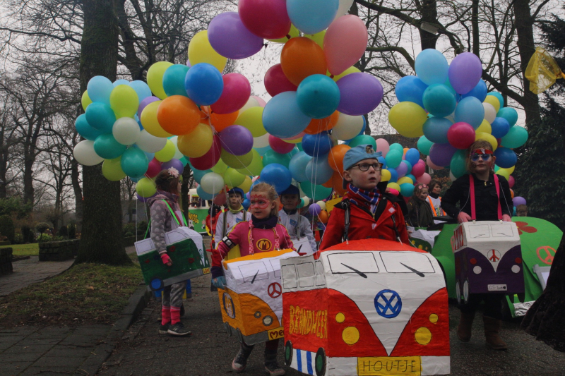 Drukke gezelligheid bij 41e carnavalsoptocht