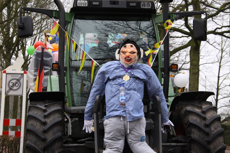 Drukke gezelligheid bij 41e carnavalsoptocht