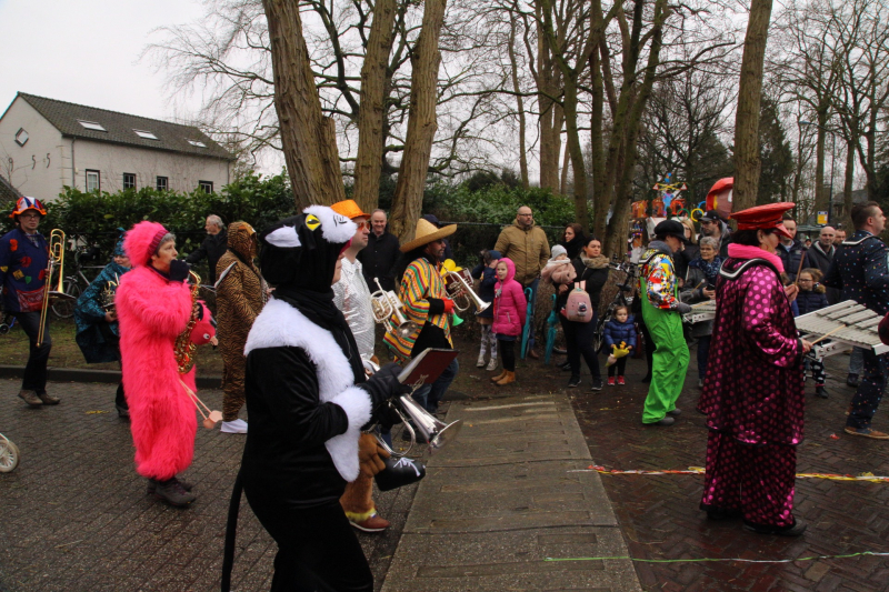 Drukke gezelligheid bij 41e carnavalsoptocht