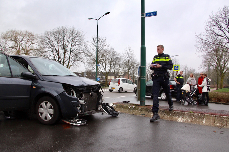 Flinke schade na botsing op kruising