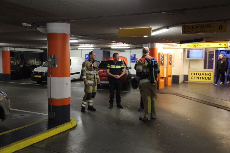 Brandweer rukt uit voor brand in parkeergarage