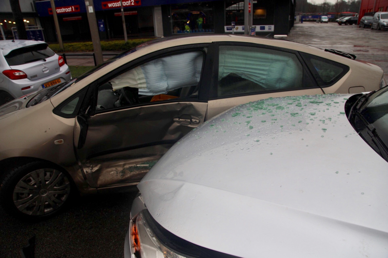 Veel schade na aanrijding