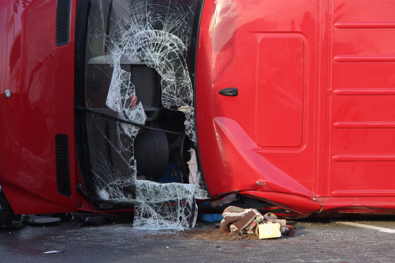 Dode en meerdere gewonden bij ernstig verkeersongeval