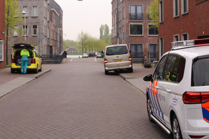 Schade na botsing tegen verkeerspaal