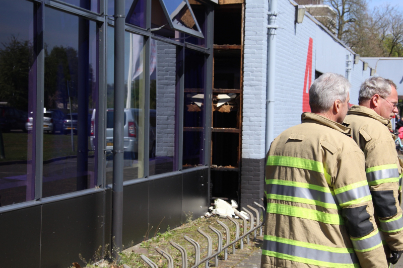 Europees ballroom dancing gestaakt door brand