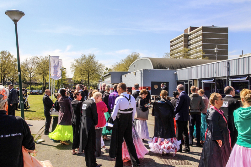 Europees ballroom dancing gestaakt door brand