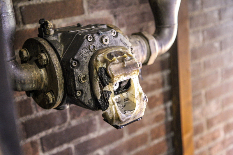 Europees ballroom dancing gestaakt door brand