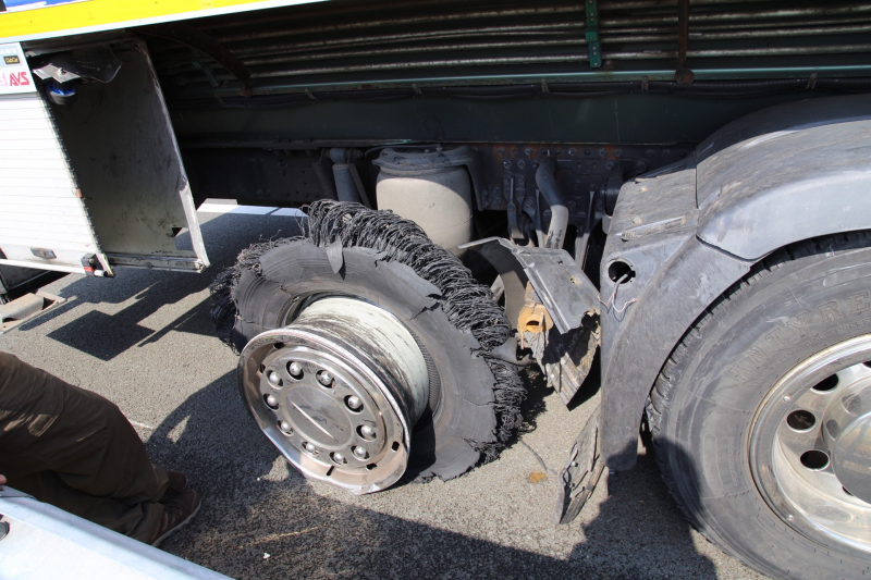 Afrit afgesloten door defecte vrachtwagen