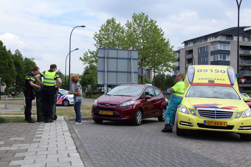 Brommer aangereden door auto