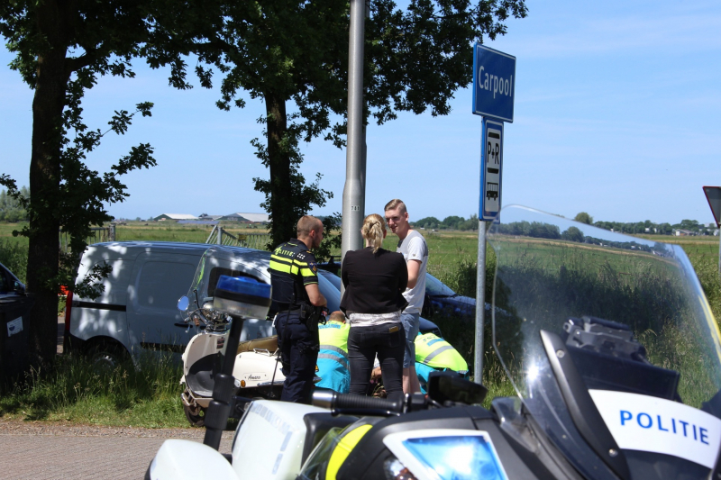 Scooterrijder gewond na botsing met auto