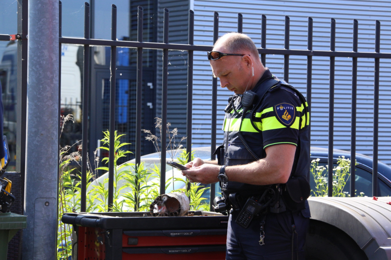 Vuurwerkbom onder kantoorpand gevonden