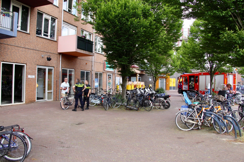 Deur opengeramt voor pannetje op het vuur