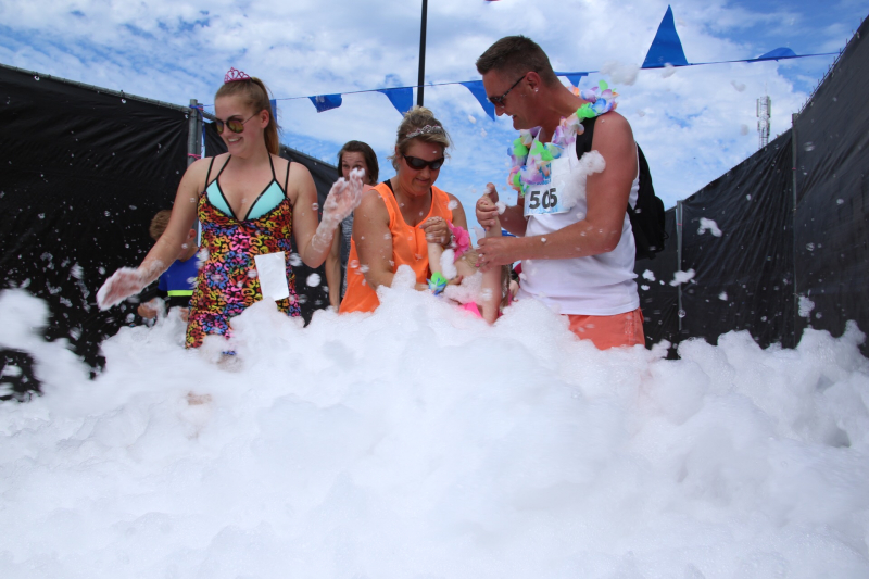 Grote opkomst bij eerste Bubbel Run in Nederland