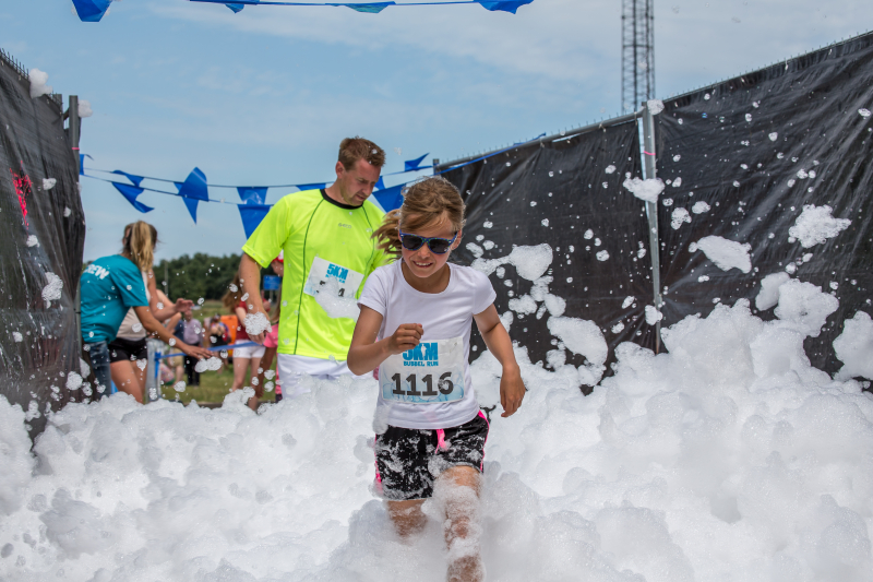 Grote opkomst bij eerste Bubbel Run in Nederland