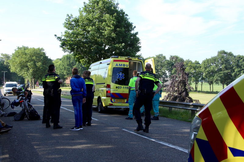 Fietser slaat over de kop en raakt ernstiger gewond