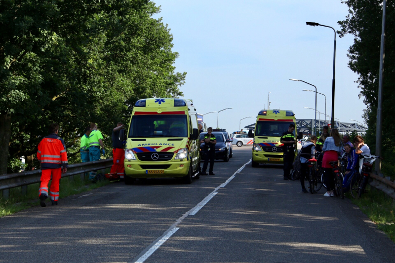 Fietser slaat over de kop en raakt ernstiger gewond