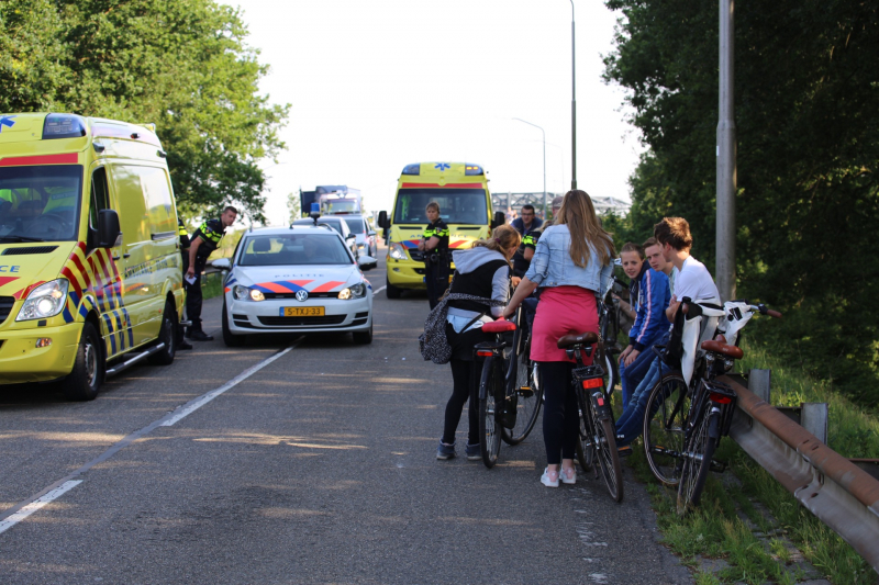 Fietser slaat over de kop en raakt ernstiger gewond
