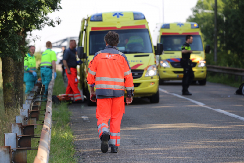 Fietser slaat over de kop en raakt ernstiger gewond