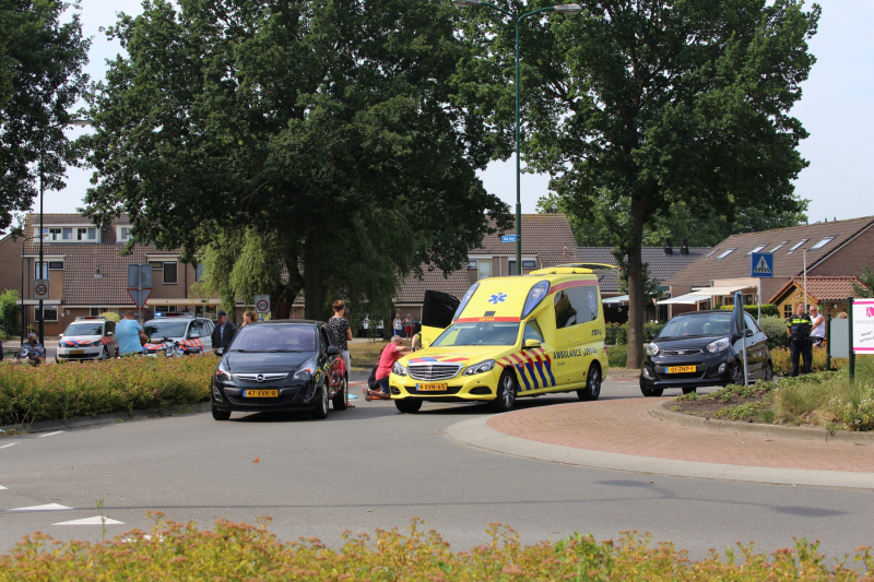 E-bikester gewond na botsing met auto