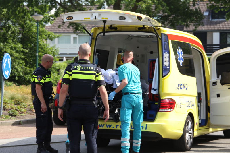 E-bikester gewond na botsing met auto