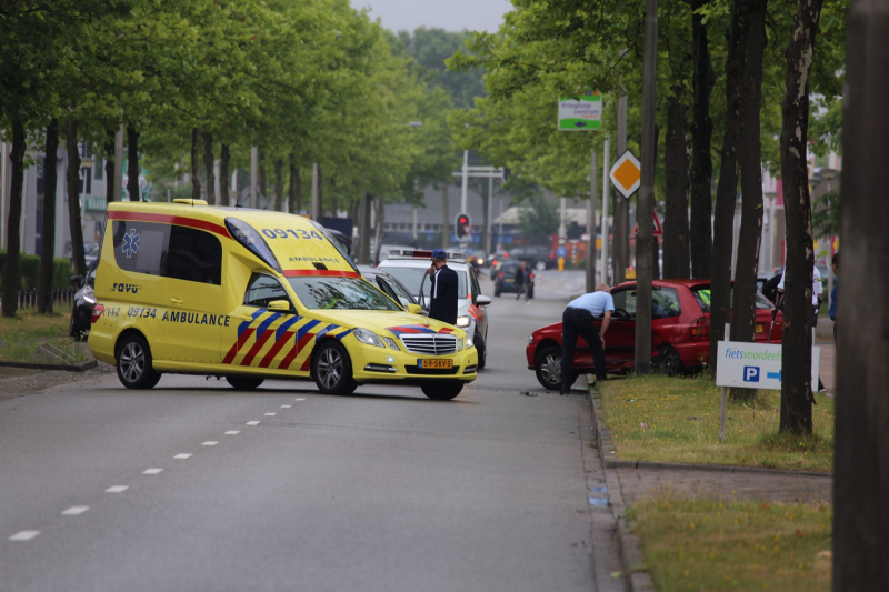 Twee gewonden na flinke crash