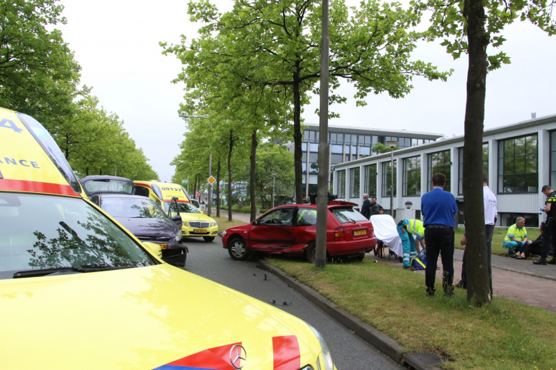 Twee gewonden na flinke crash