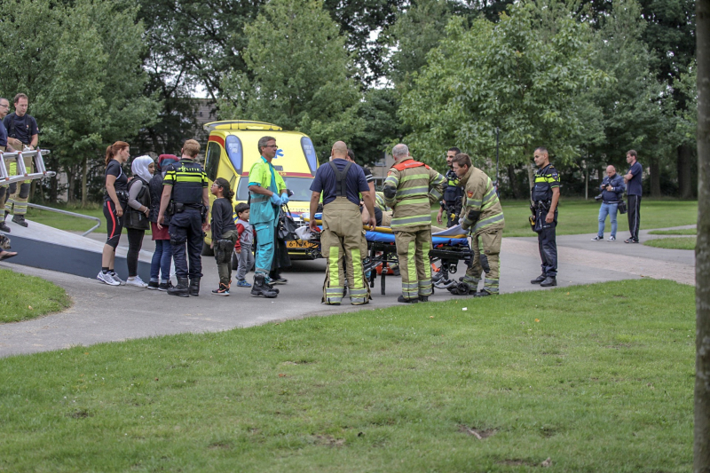 Fietser maakt tuimeling in stuntkuil